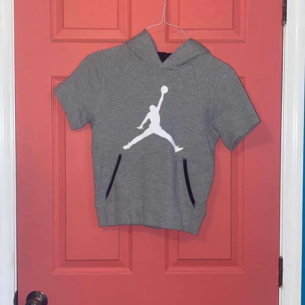 Air Jordan Gray Sweatshirt T-shirt (Youth Small)